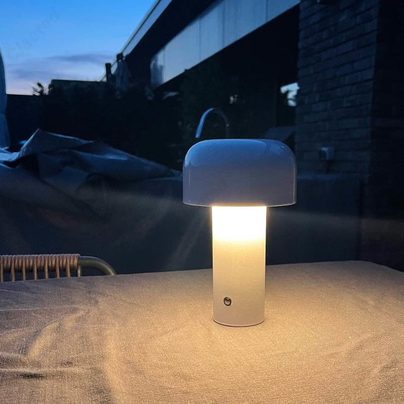 Lampada TouchGlow - Lampada da comodino USB portatile per un'illuminazione elegante del soggiorno