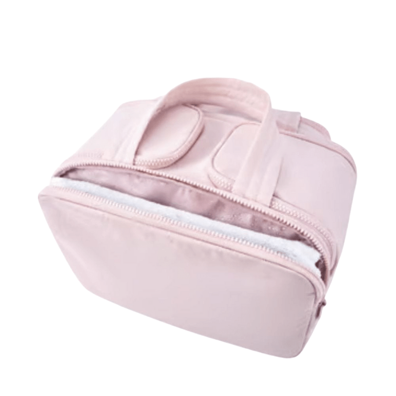 CarryOrganize – Compact Toiletry Bag with Smart Compartment Layout