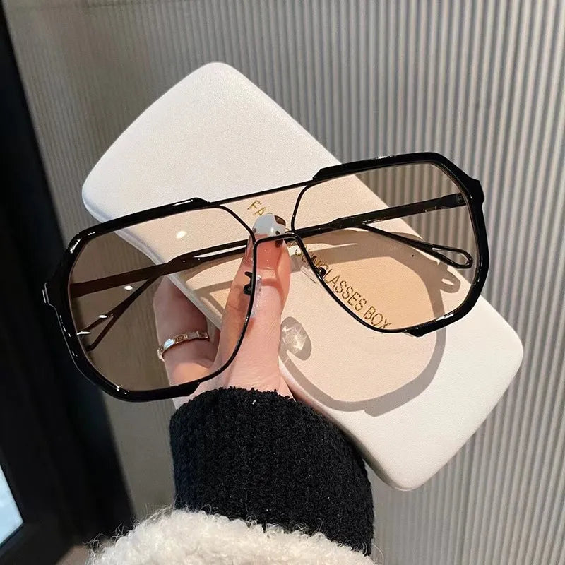 OVERSIZE SHADE - Square women's sunglasses with UV400 & colour change lenses
