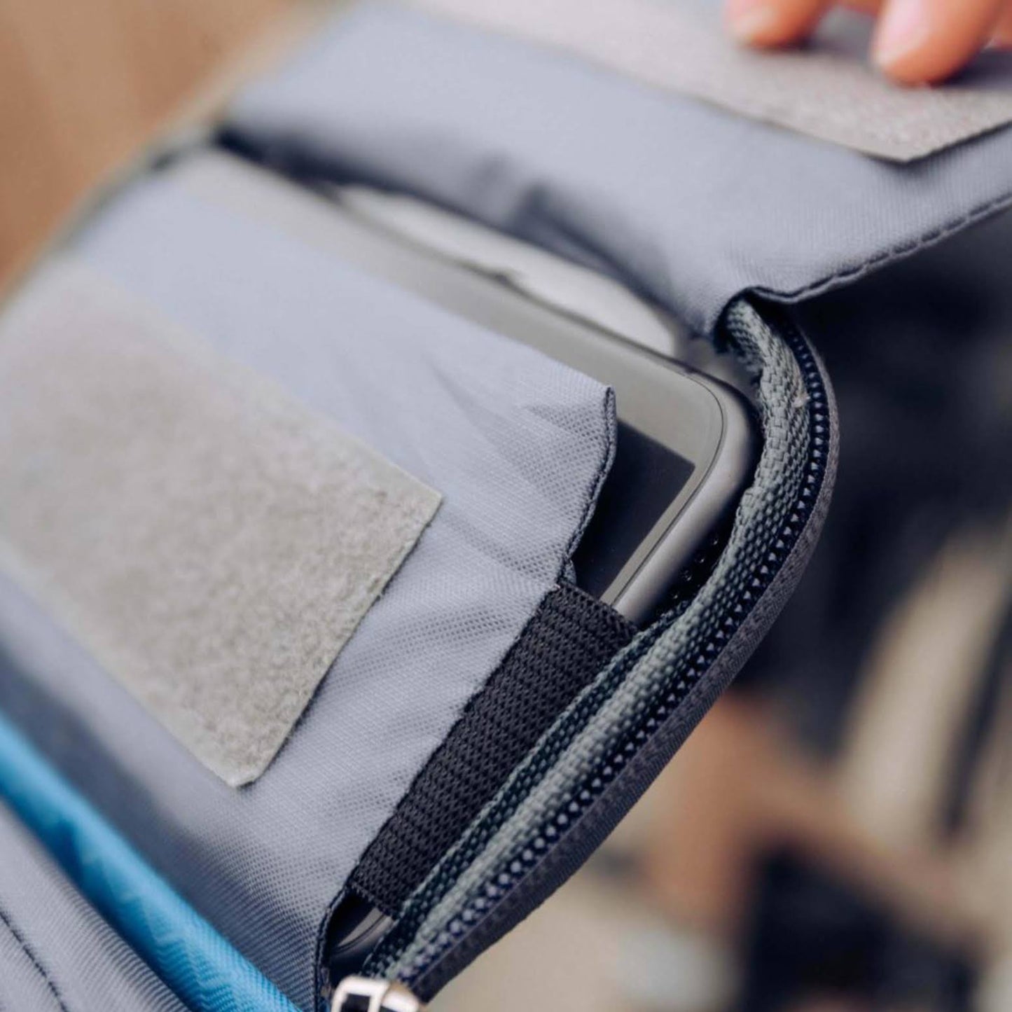 RIDEBAG – Waterproof Bicycle Handlebar Bag with Touchscreen Access