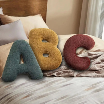 MONOGRA – Coussin lettres en velours pour accents personnels dans la décoration intérieure
