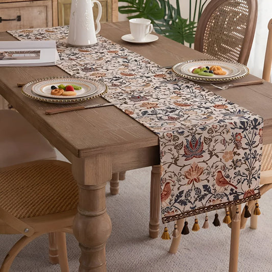 ClassicLinens – Elegant table runner with floral and bird motif