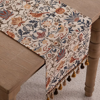 ClassicLinens – Elegant table runner with floral and bird motif