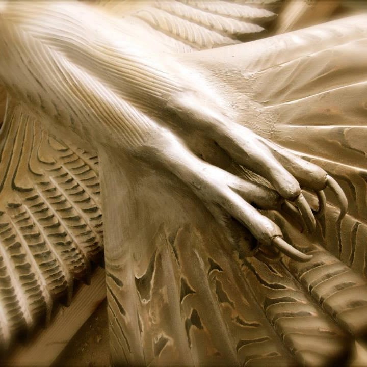 WILDGRAIN – Skulptur einer Schleiereule als Wandbild aus Massivholz 3