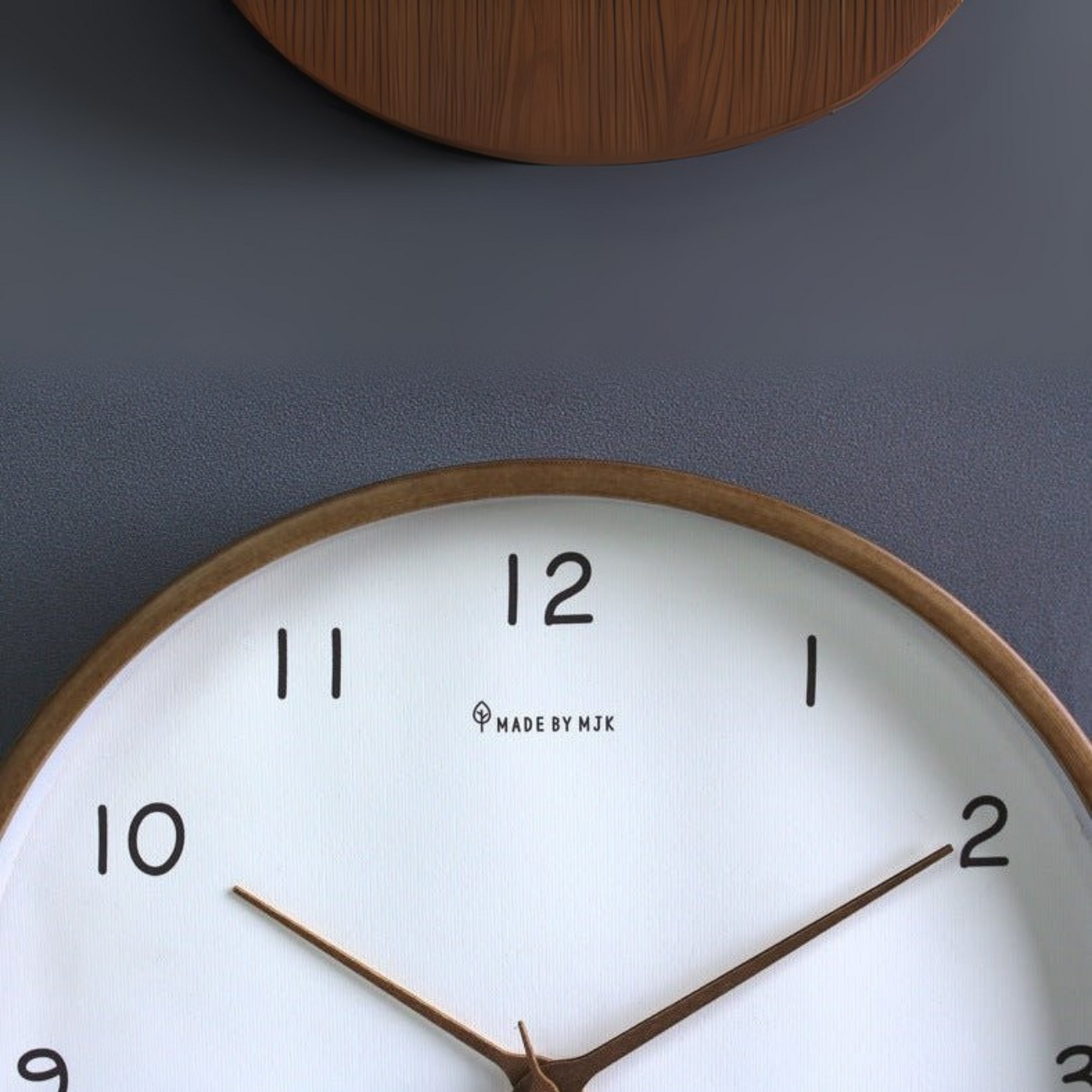 WOODHAVEN – 10 Zoll große, geräuschlose analoge Wanduhr aus Massivholz 6