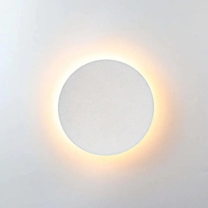Orr Outdoor Wall Lamp - Minimalist LED wall light in round or square, IP65