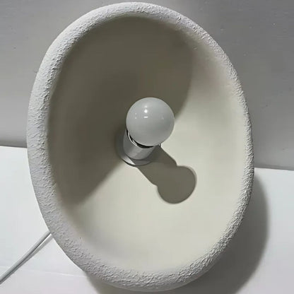 ZENORA – Minimalistische Harz-Deckenleuchte für ruhige Räume 7