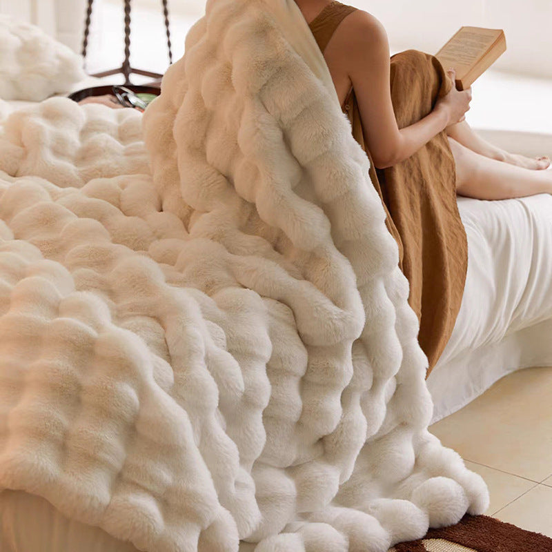 LUNAVIA – Elegant cuddle blanket for cozy warmth