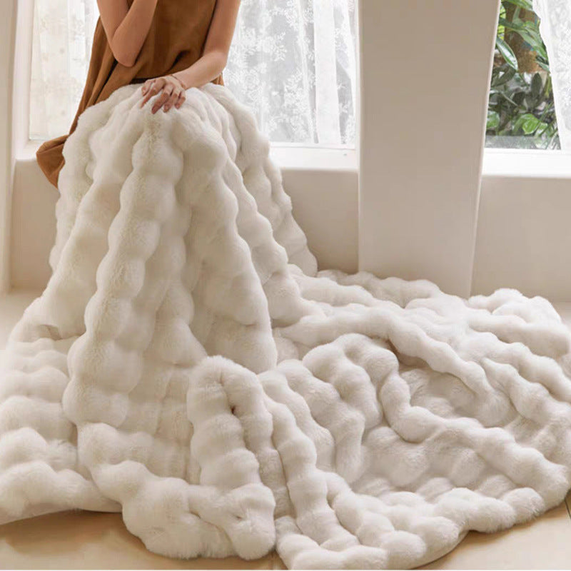 LUNAVIA – Elegant cuddle blanket for cozy warmth