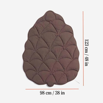 LeafPaws Blanket - Stylish dog blanket in leaf shape with soft padding & versatile use