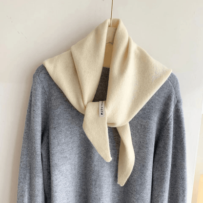 TRIANGLEA – Sciarpa di lana triangolare elegante e versatile