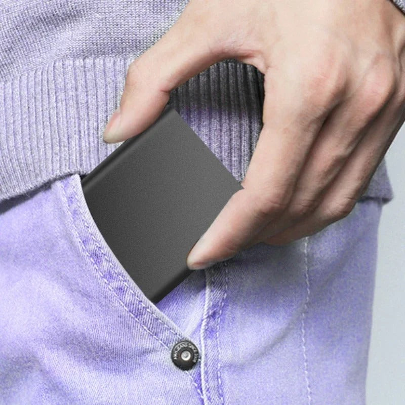 SpeedVault SSD - External 128GB hard drive with ultra-fast USB-C & USB 3.1 connection