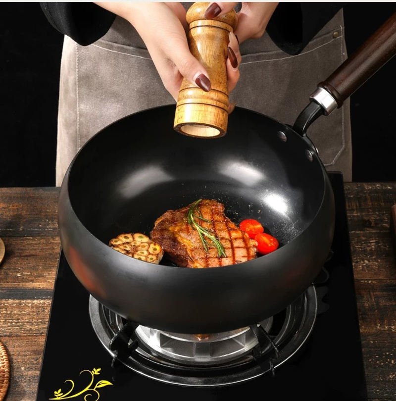 COOKVAULT – Heavy-Duty Cast Iron Skillet with Lid