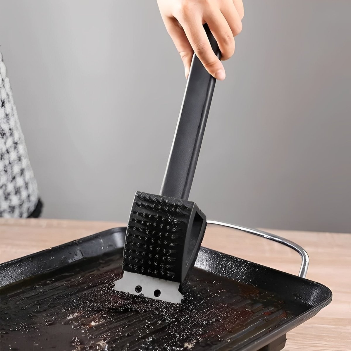 GRIMEX – Limpiador de parrillas con raspador y esponja para la limpieza y renovación de superficies de parrilla