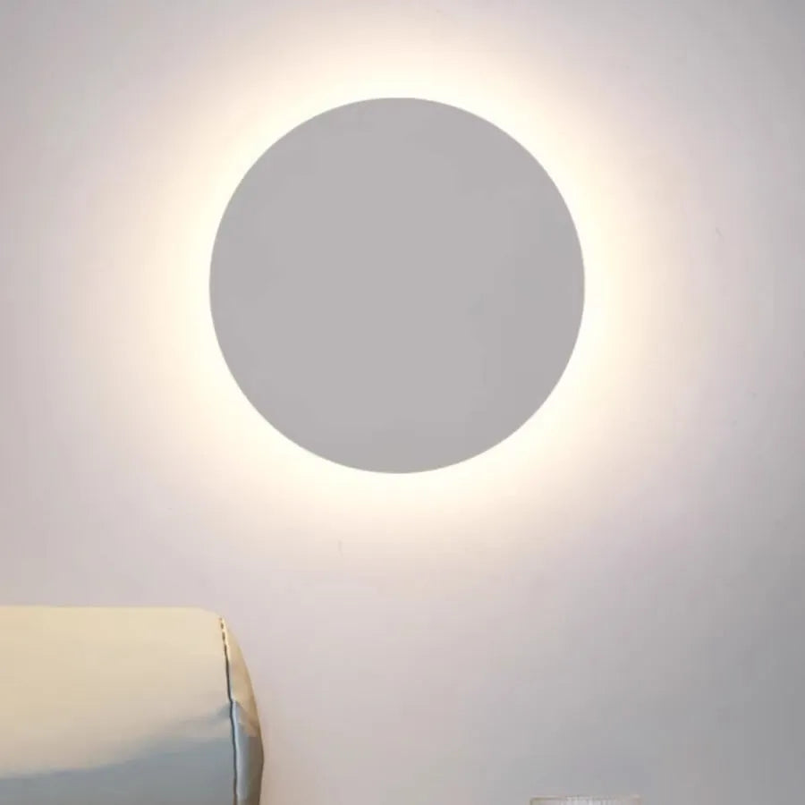 Orr Outdoor Wall Lamp - Minimalist LED wall light in round or square, IP65