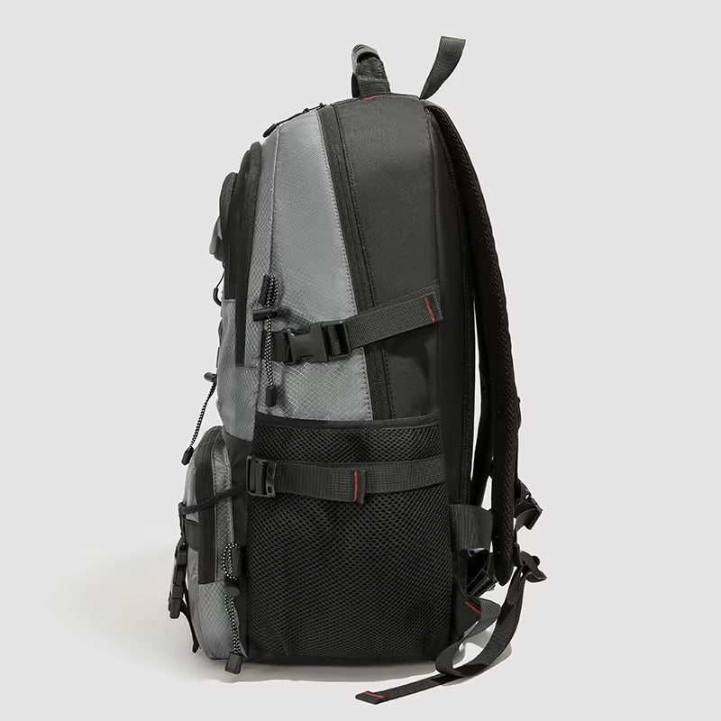 HIKENZO – Mochila de senderismo impermeable de 20-35L con diseño de soporte y espacio de almacenamiento listo para viajar