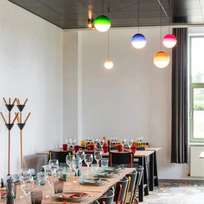 CHROMORA – Moderne Hängeleuchte aus Farbverlaufglas für stimmungsvolle Beleuchtung